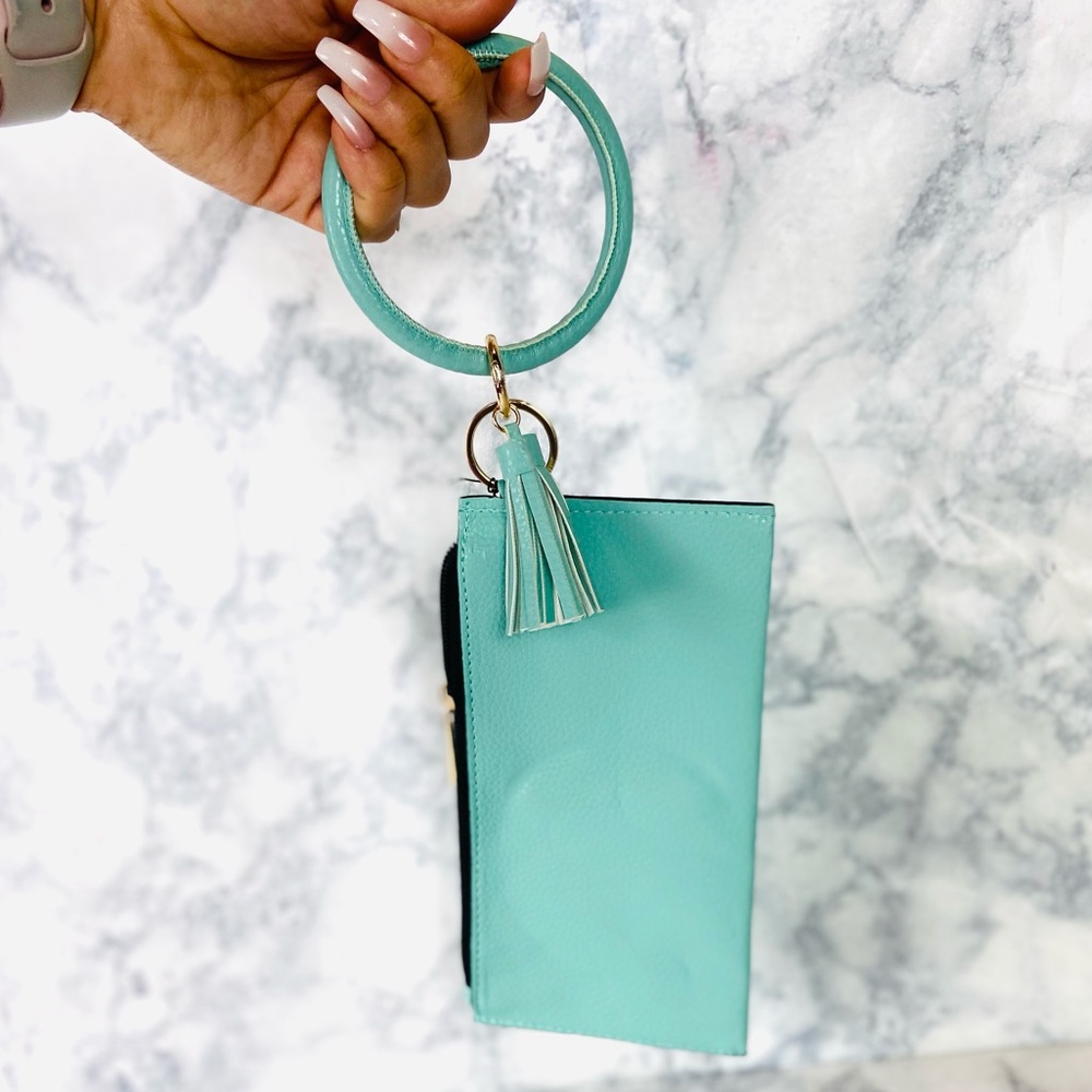 PRETTY GIRL CLUTCH: Mint